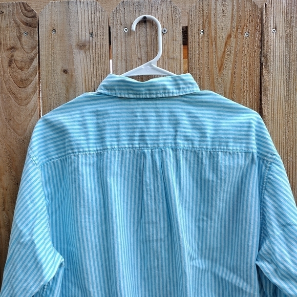 Levi's - Oversized Fit Striped Button Down Shirt - Picture 10 of 16